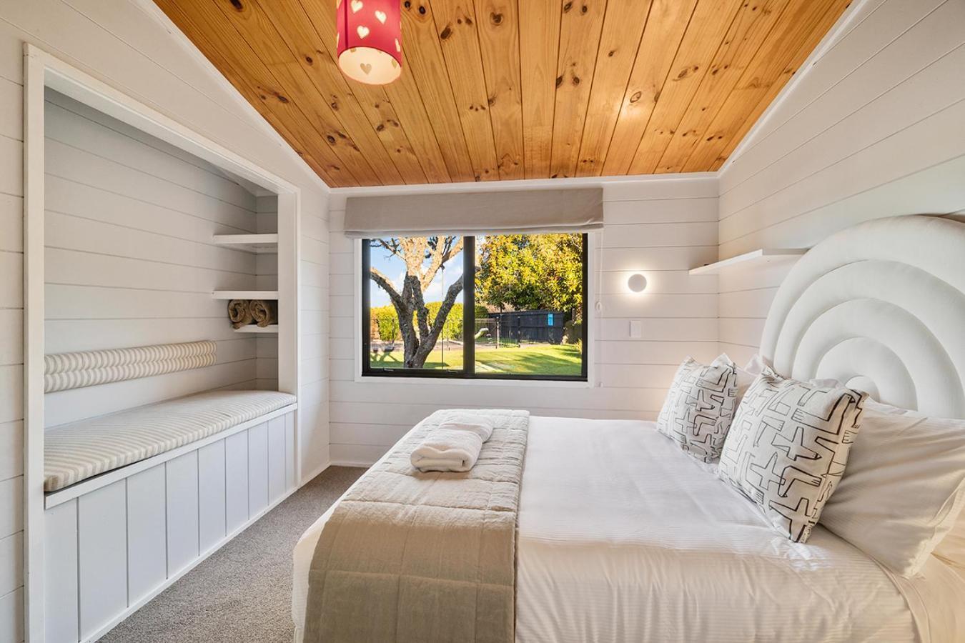Mountviews Lodge Taupo Exterior photo