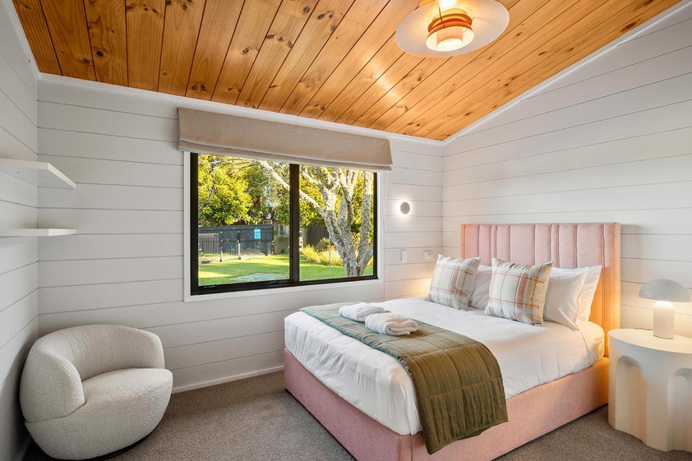 Mountviews Lodge Taupo Exterior photo