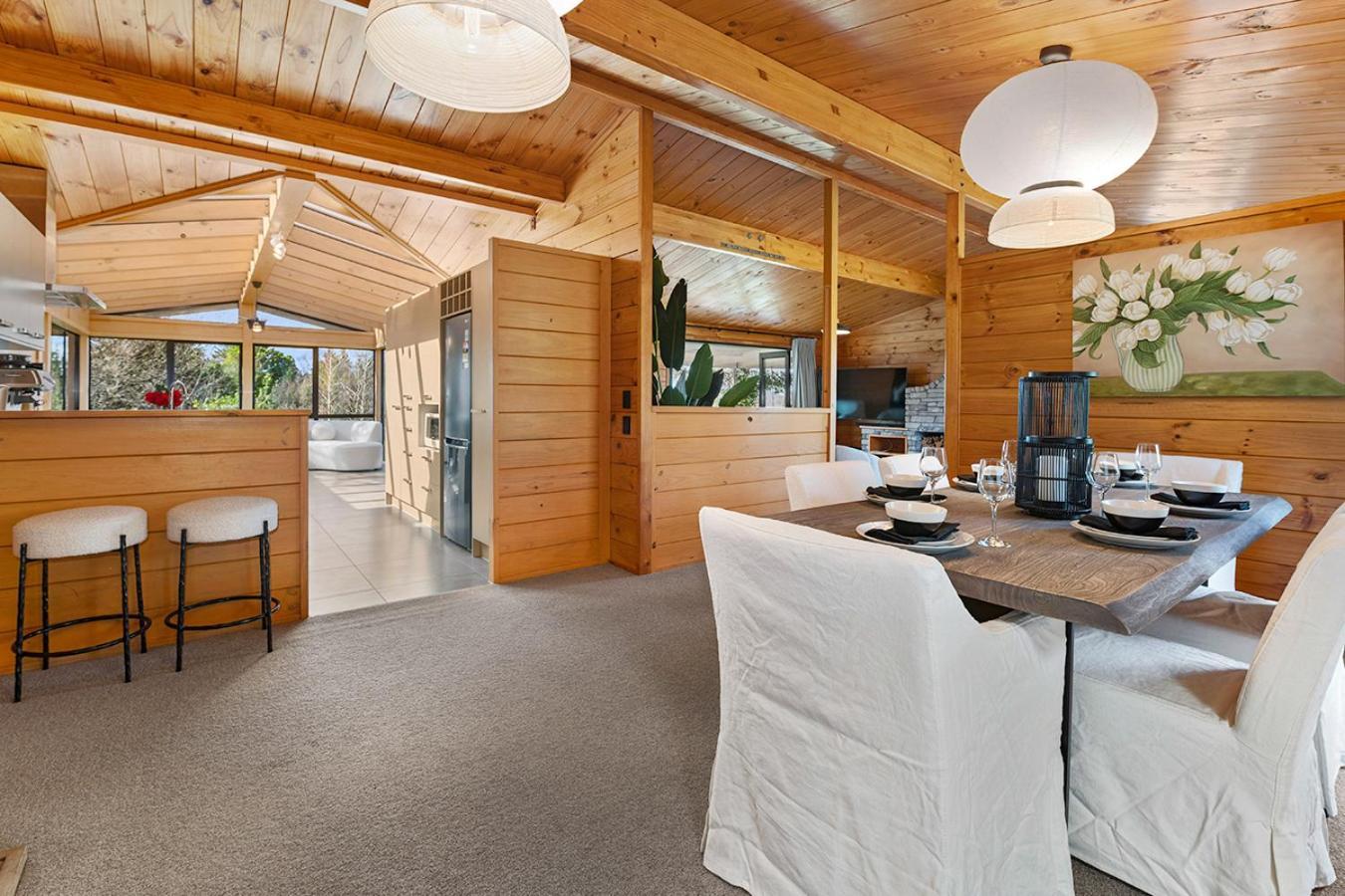 Mountviews Lodge Taupo Exterior photo